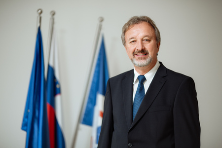 ŽUPANOVA IZJAVA ZA JAVNOST OB NELJUBEM DOGODKU NA SEJI OBČINSKEGA...