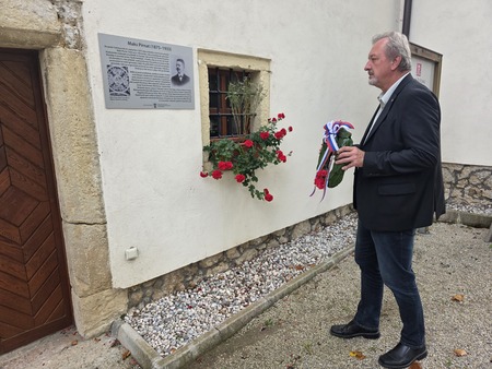 ŽUPAN POLOŽIL VENEC OB 150-LETNICI ROJSTVA PISATELJA MAKSA PIRNATA