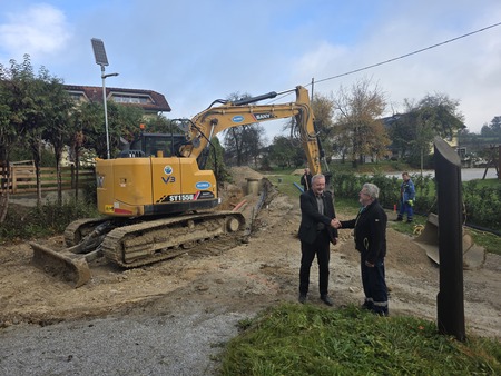 ŽUPAN OBISKAL GRADBIŠČE KANALIZACIJE V ČEŠNJICAH PRI MORAVČAH