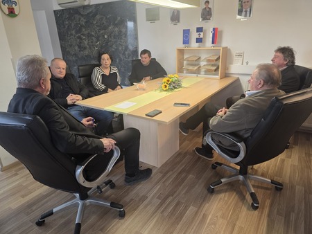 ŽUPAN SE JE SESTAL Z DIREKTORICO DOMŽALSKEGA IN NOVEGA MORAVŠKEGA...