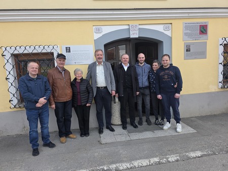 ŽUPAN ODKRIL SPOMINSKO TABLO »OČETU MORAVŠKE DOLINE« JANEZU BERGANTU