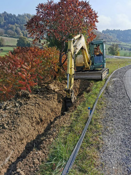 ŽUPAN S PREDSTAVNIKI RUNE-ja: ASFALTIRANJE CEST, PRIJAVA ZA NOVA...
