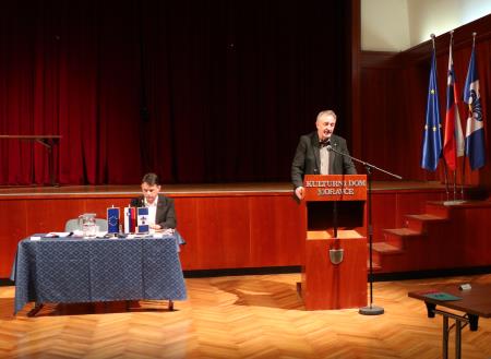 OBČINSKI SVET SPREJEL STATUT OBČINE V PRVEM BRANJU, POTRDIL...