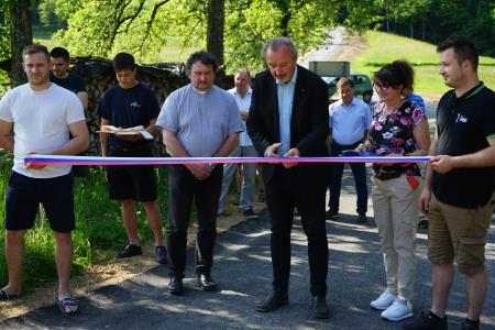 ŽUPAN ODPRL NOVO CESTO MED POGLEDOM IN SV. MOHORJEM