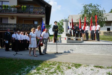 SPOMINSKA SVEČANOST OB 80-LETNICI POŽIGA VASI HRASTNIK