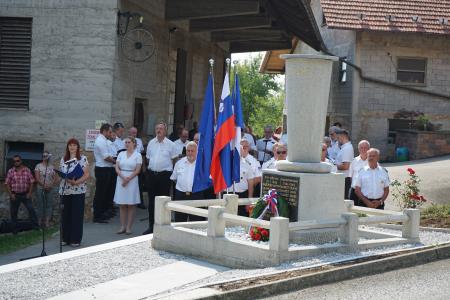 SPOMINSKA SVEČANOST OB 80-LETNICI POŽIGA VASI HRASTNIK