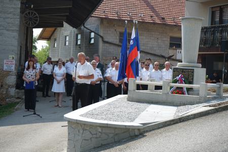 SPOMINSKA SVEČANOST OB 80-LETNICI POŽIGA VASI HRASTNIK