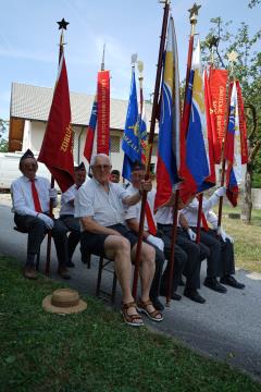 SPOMINSKA SVEČANOST OB 80-LETNICI POŽIGA VASI HRASTNIK