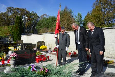 ŽUPAN ZA DAN MRTVIH POLOŽIL VENCE